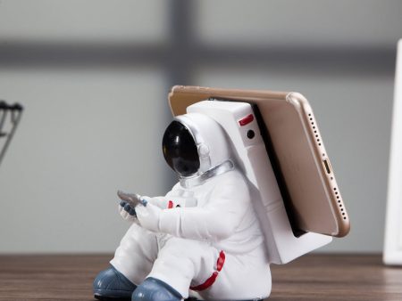 Simple Astronaut Mobile Phone Stand Student Desktop Holder Cute Spaceman Cell Phone Holder Creative Gift Small Desk Decoration Online Hot Sale